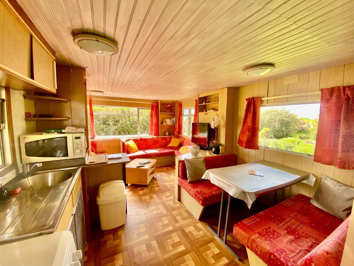 Mobilhome sous chalet en bois au calme à la ferme Josnes Exterior foto